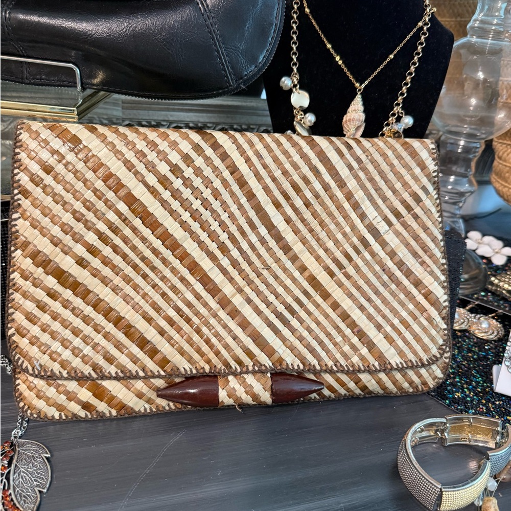 Elegant Brown Woven Vintage Clutch